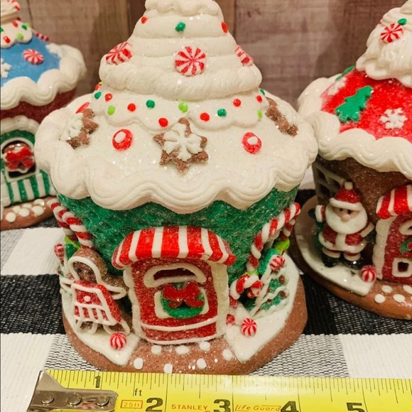 Illuminated Gingerbread Waffle Candy Cupcake House - Picture 6 of 8